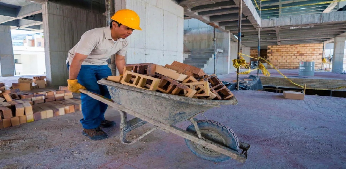 Empleos para latinos Se solicitan en Miami ayudantes de Construcción