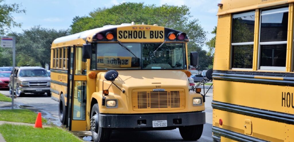 Se organiza Feria de Empleos para conductores de Buses escolares En Kissimmee, FL