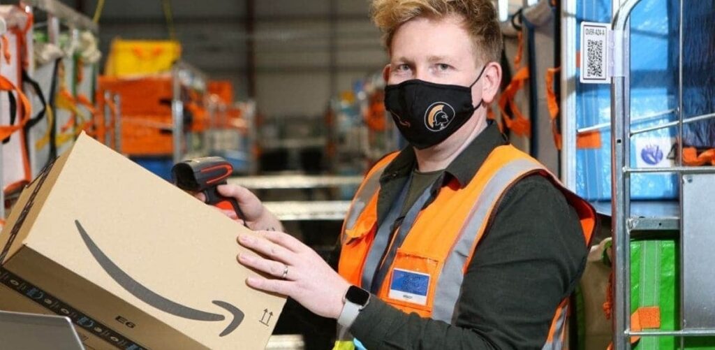 ¿Cómo es trabajar en Amazon? 9 Beneficios extraordinarios que ofrecen a sus empleados
