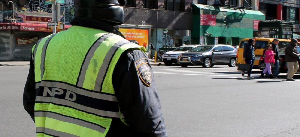 Oportunidad de empleo en Nueva York: Abren registro para ser policía de tránsito