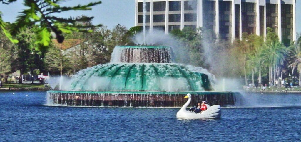 ¡Contratación inmediata! Lake Eola Park ofrece empleos en Orlando, FL a cualquier interesado