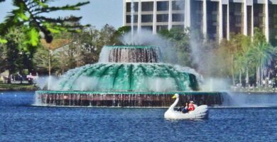 ¡Contratación inmediata! Lake Eola Park ofrece empleos en Orlando, FL a cualquier interesado