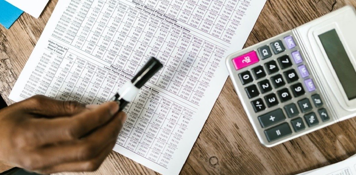 Le explicamos qué es el Formulario 1099 y en qué difiere del W2