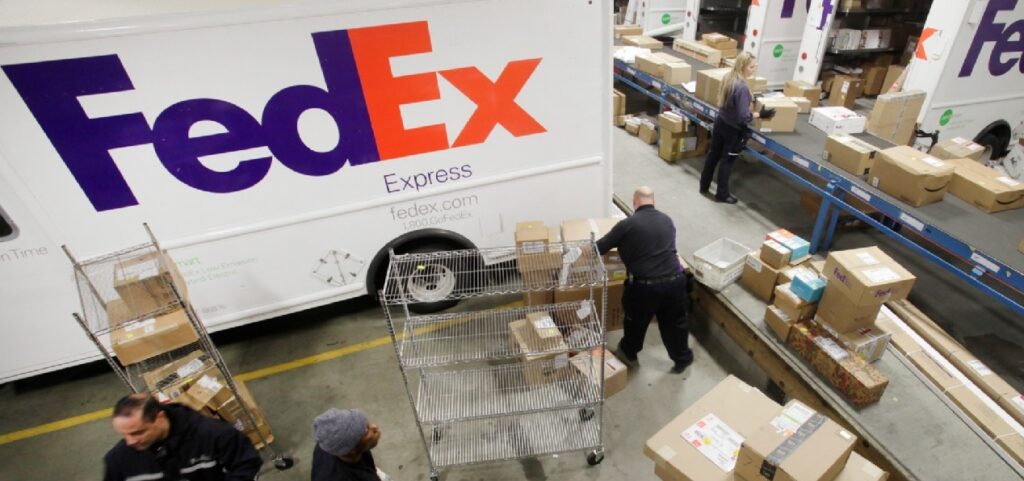 Vacantes en almacenes de FedEx en Miami: ¿qué necesita para aplicar?