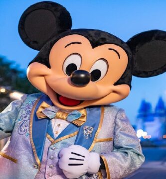 Disneyland ofrece trabajo como chofer  por 20$ dólares por hora en Orlando, FL