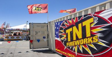 TNT Fireworks solicita personal para la temporada de Navidad en Broward: Aplique así