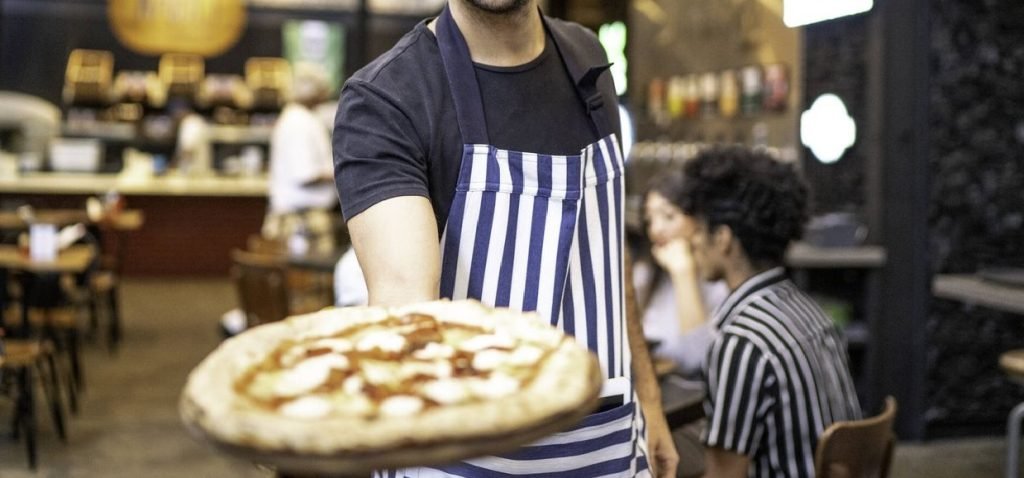 Pizzería en Kendall abre empleos sin experiencia (+Bono de $500)