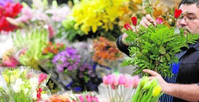 COMPAÑIAS QUE BUSCA PERSONAS PARA TRABAJAR EN ALMACENES DE FLORES EN MIAMI