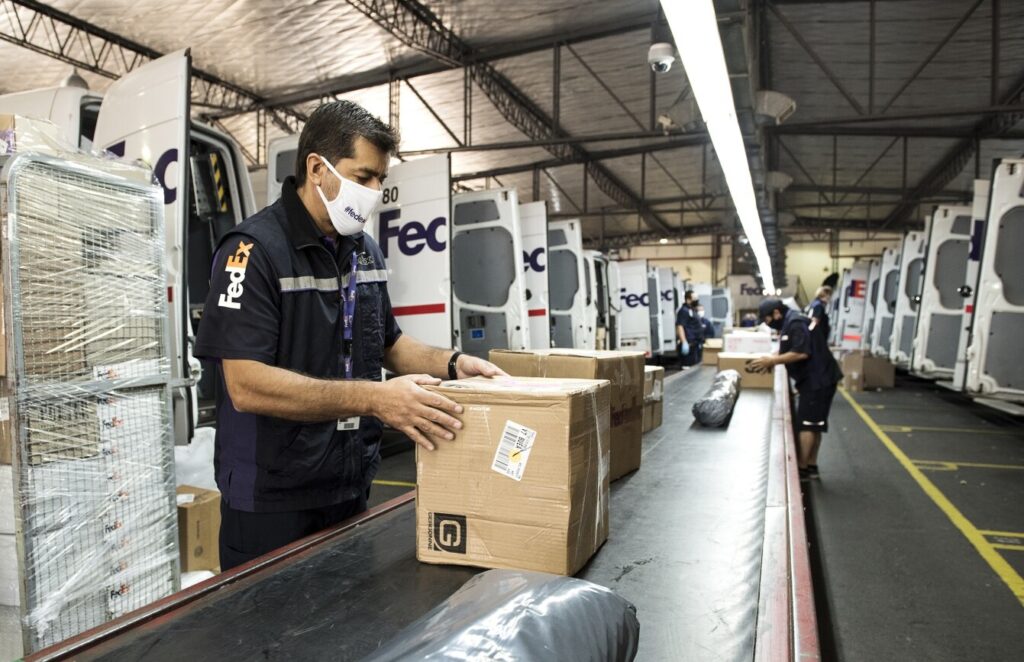 trabajar en almacenes fedex miami