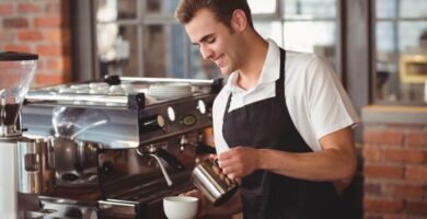 Cafetería en Miami abre ofertas de empleo para baristas